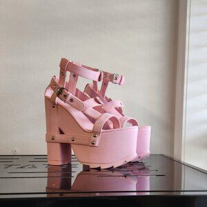 Pink platform sandals size 7 from YRU